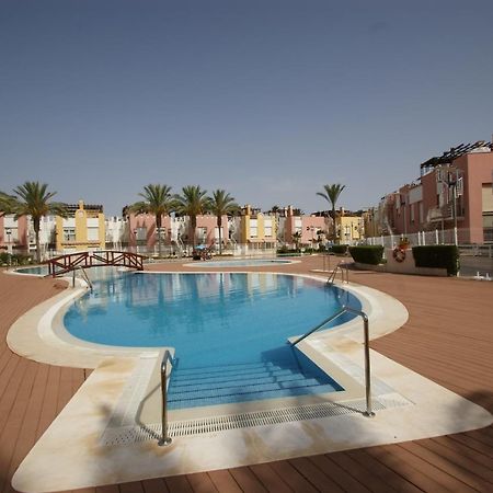 Apartamento en Vera a 300 m de la playa, con patio y salida directa a calle Exterior foto