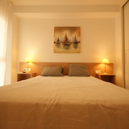 Apartamento en Vera a 300 m de la playa, con patio y salida directa a calle Exterior foto